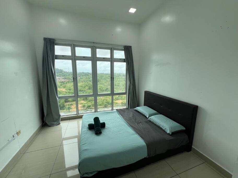 A1501 Manhattan Austin 3queen Bed Netflix By Pangsapuri Johor Bahru